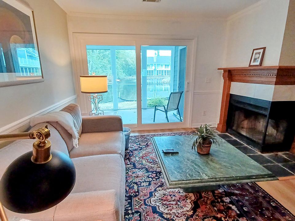 1st image of 850 Ilex Ct APT C