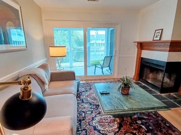 850 Ilex Ct APT C, Mt Pleasant, SC 29464