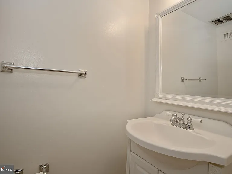 7041 Alicent Pl — Photo 9