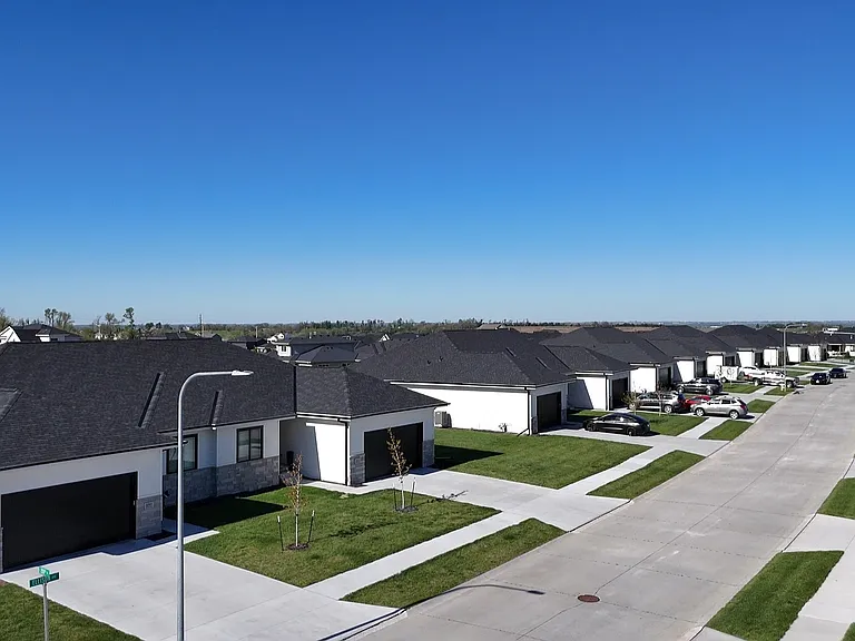 Vistancia Townhomes — Photo 1