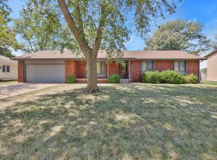 1119 S Hilltop Rd, Derby, KS 67037