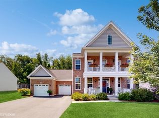 3669 Thornhill Dr, Elgin, IL 60124
