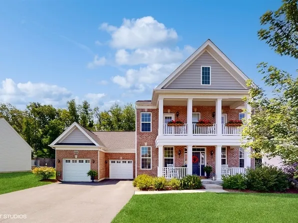 3669 Thornhill Dr, Elgin, IL 60124