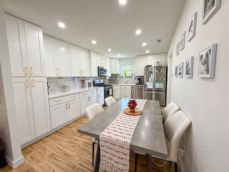 3300 Johns Ct #3302 — Photo 3