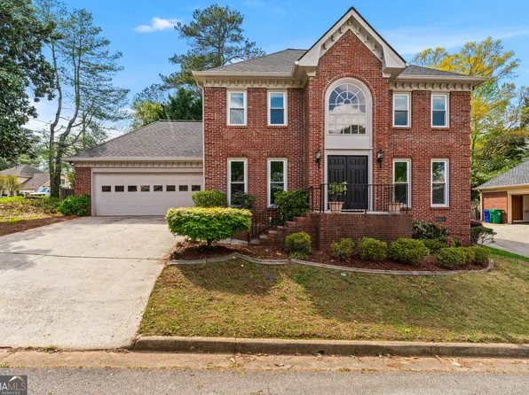 2804 Livsey Woods Dr, Tucker, GA 30084