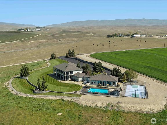 2nd image of 1050 Lewandowski Road