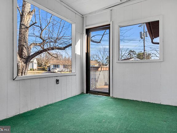 4th image of 23 Tilton Ave