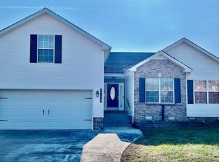 2799 Ridgepole Dr, Clarksville, TN 37040