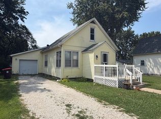 418 W Santa Fe Ave, Toluca, IL 61369