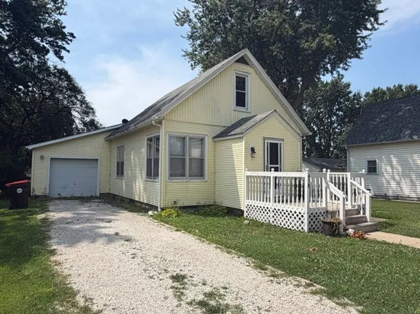 418 W Santa Fe Ave, Toluca, IL 61369