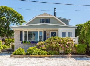 8 Tuckerman Ave, Middletown, RI 02842
