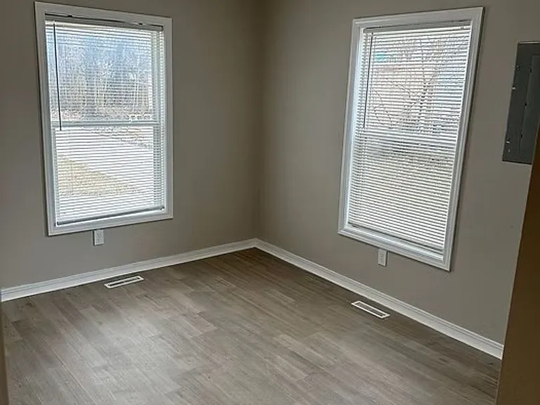 320 S Florence Ave — Photo 22