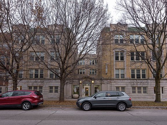 3rd image of 1310 E Hyde Park Blvd #13152