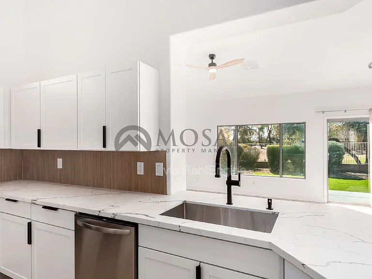 1567 E Black Diamond Dr — Photo 21