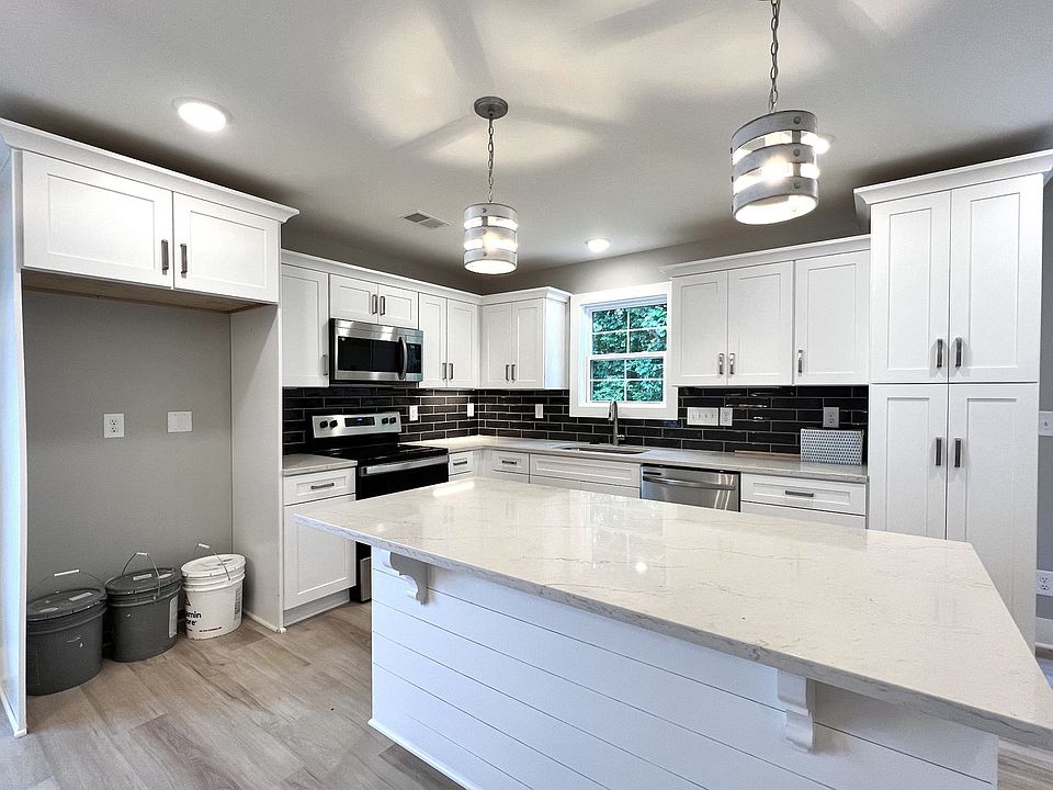 1st image of 721 Hollie Way