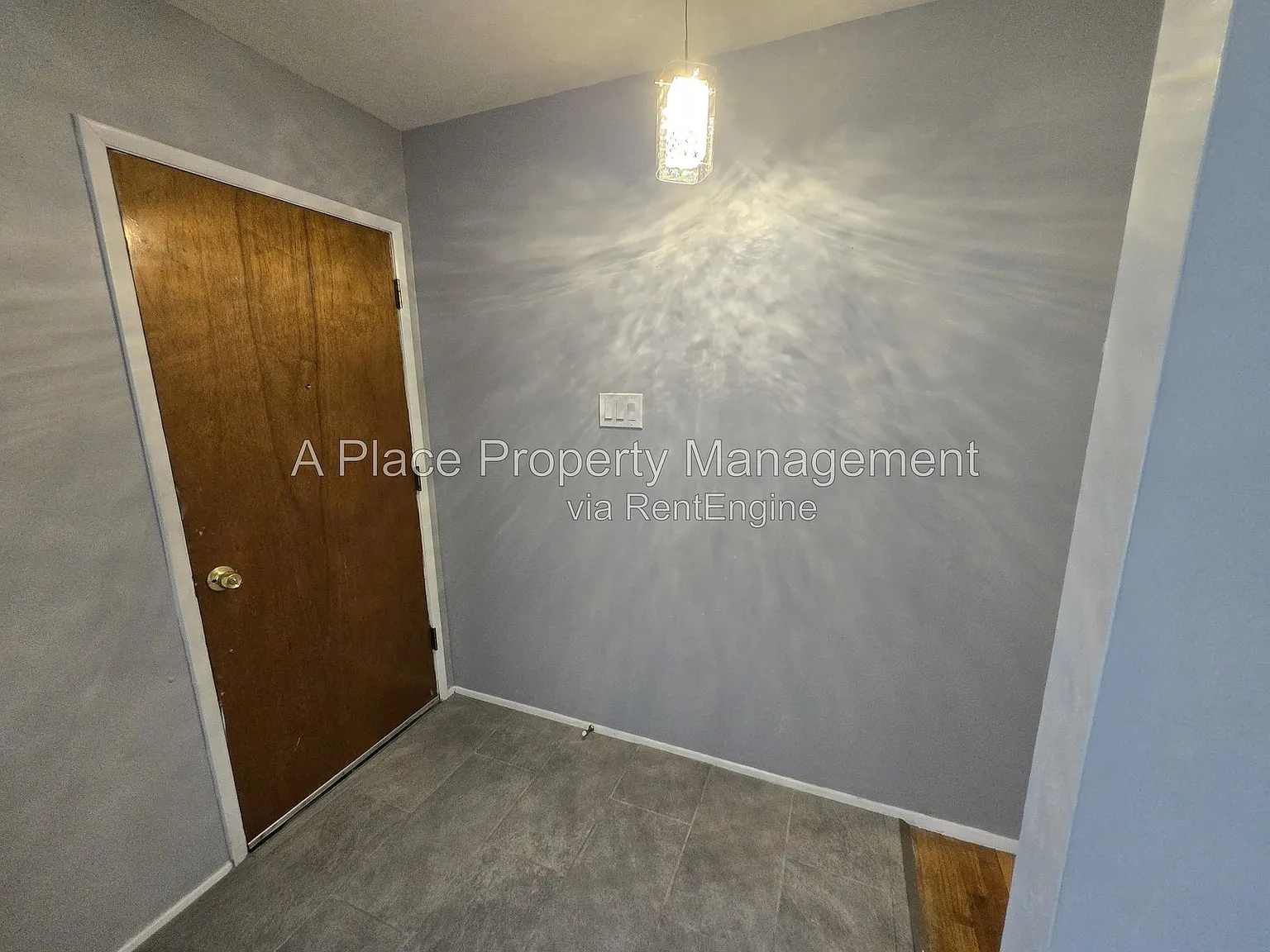 3 bed, 2.0 bath, 1228 sqft, $1,995 — Photo 3