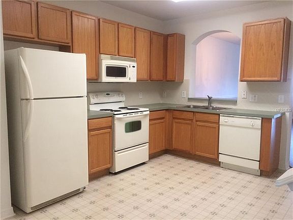 5th image of 16346 Rollingbrook Dr