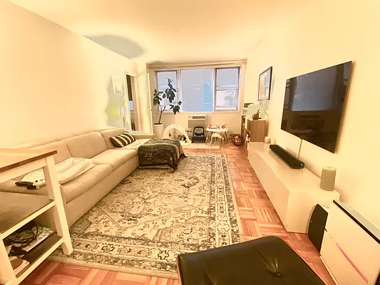 Rented by Sotheby's International Realty | media 1
