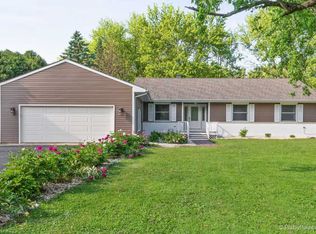 7400 Hillside Rd, Crystal Lake, IL 60012