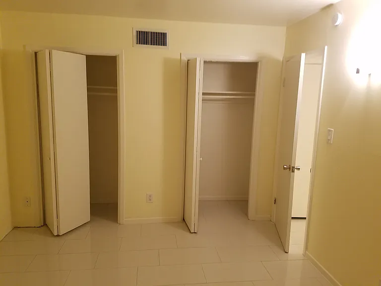 Parkview Manor Apartments — Photo 22