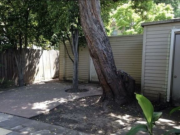 2nd image of 911 26th St #1B-1BA-650SQFT