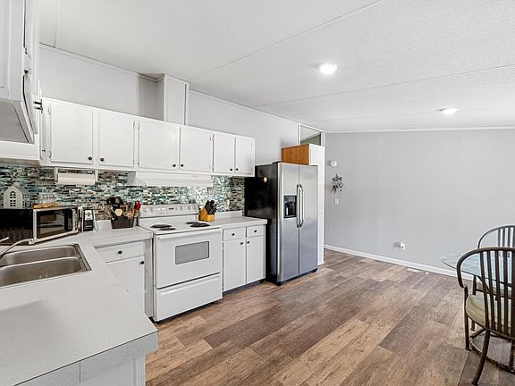 5th image of 14113 Helms St