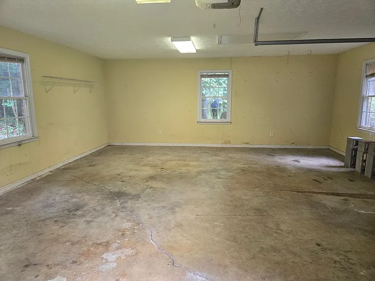585 Cecily Dr — Photo 43