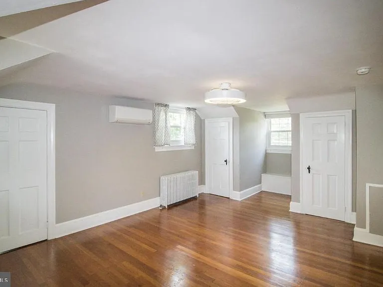 429 S Washington St — Photo 14