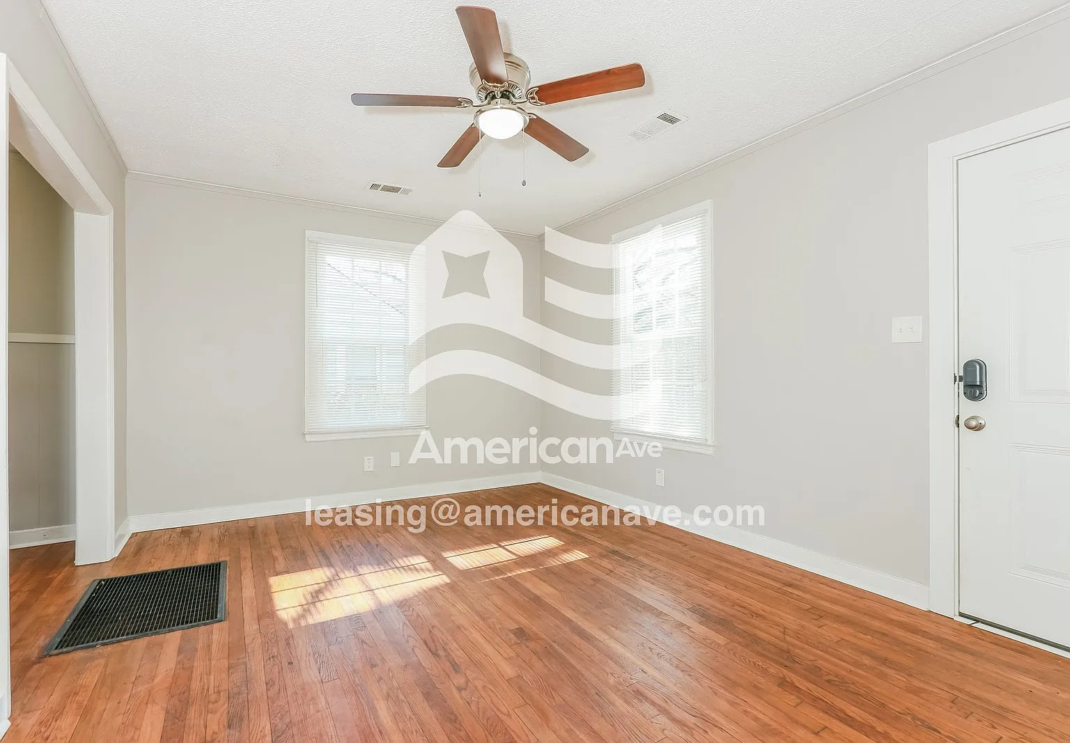 2 bed, 1.0 bath, 901 sqft, $862 — Photo 3