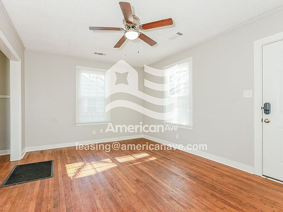 1440724_003_wm_-_living_room_13540111.jpg
