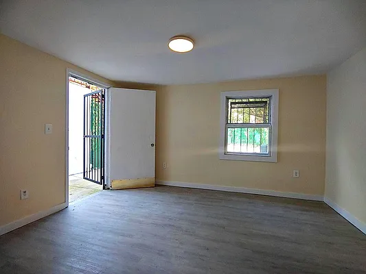 Rented by Moss Realty Company | media 20