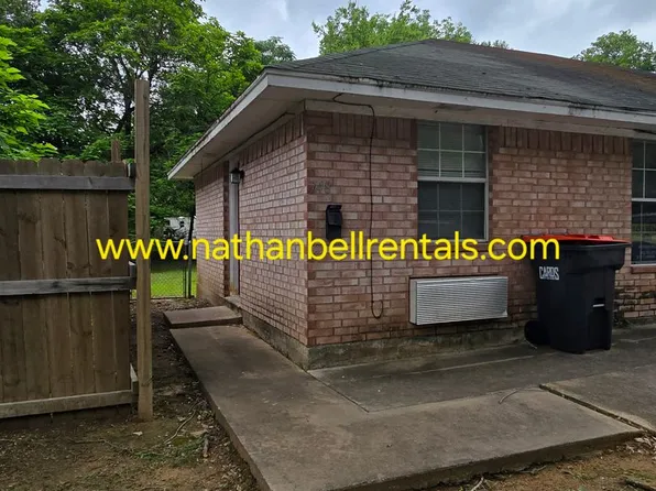 748 8th St SE, Paris, TX 75460