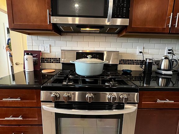 5th image of 601 N 2nd St APT 205