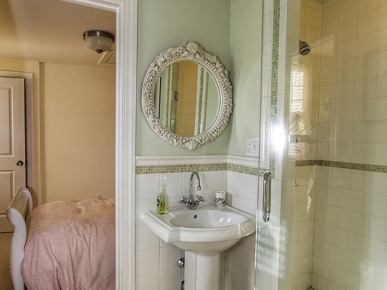 2 S Dudley Ave — Photo 21