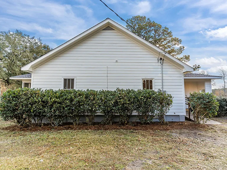 110 Carolina Ave — Photo 33