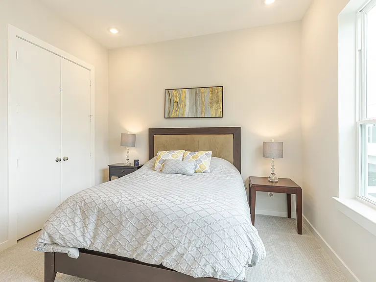 604 Thornton Rd — Photo 5