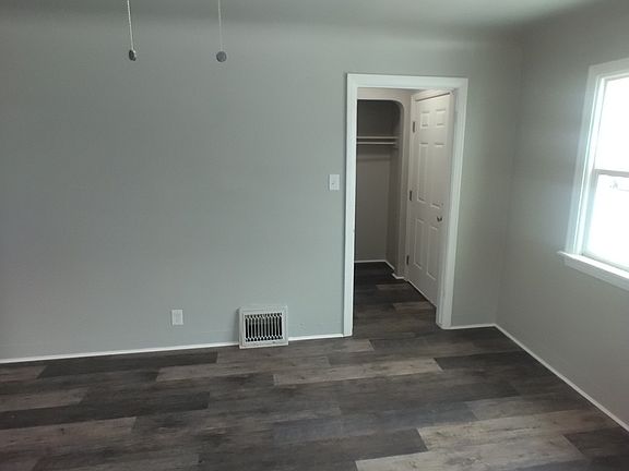 2nd image of 537 Gobel St