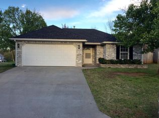 4 Cherry St, Farmington, AR 72730