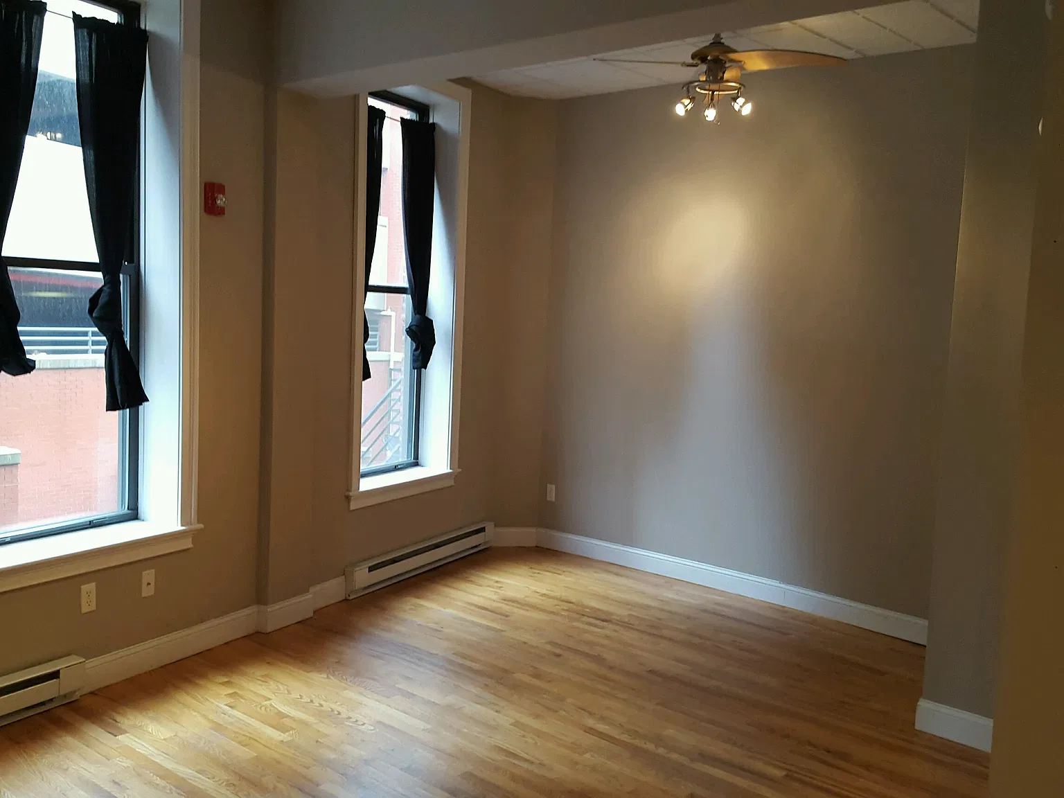 Studio, 550 sqft, $1,600 — Photo 4
