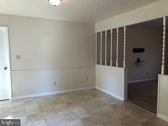5th image of 407 S Brooks Dr