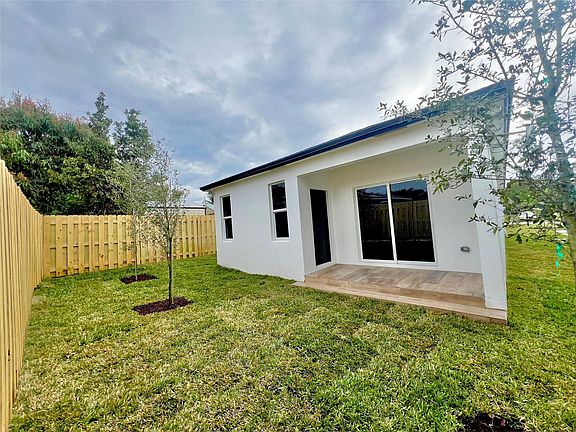2nd image of 8499 SE Citrus Way