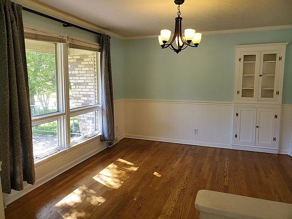 5th image of 11315 Maplecrest Dr SE