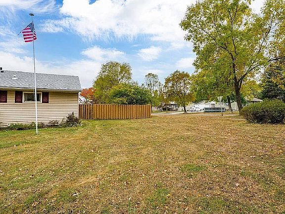 3rd image of 23A Hays Cir