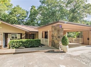 10 Gretchen Ln, Bella Vista, AR 72715
