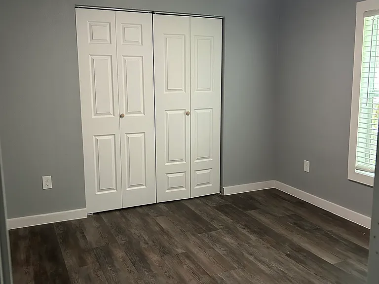 1019 Poinsettia — Photo 5