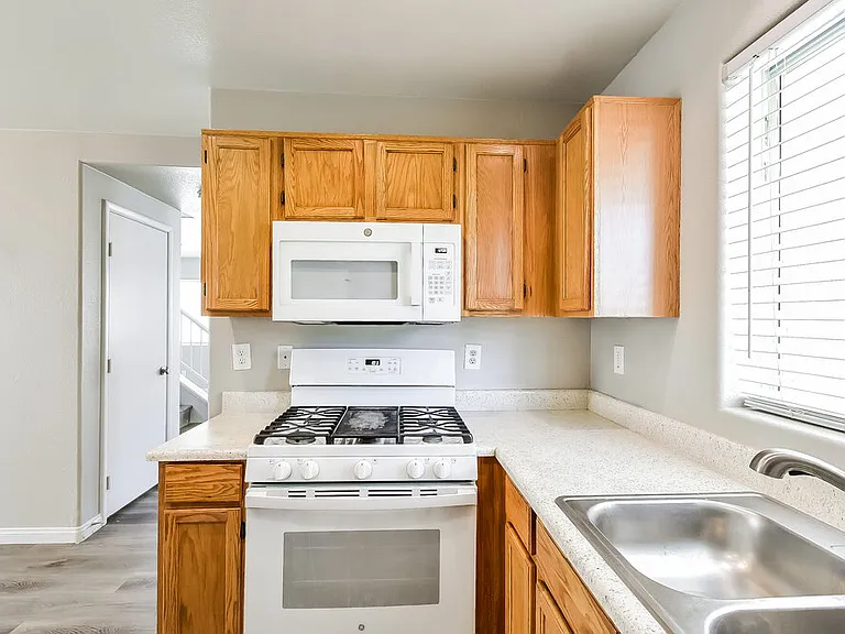 9156 Indian Breeze Dr — Photo 8
