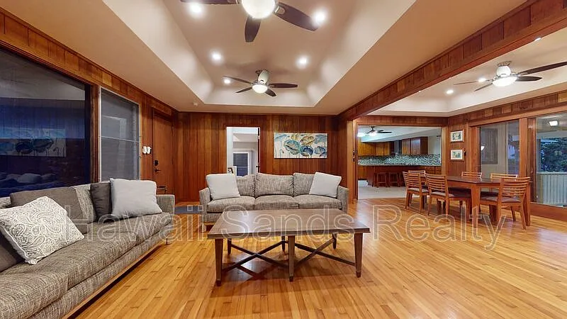 4 bed, 2.0 bath, 2300 sqft, $6,000 — Photo 3