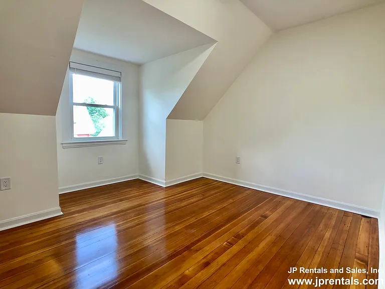 34 Evergreen St #3 — Photo 9