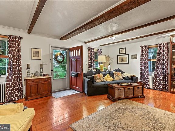 4th image of 3 Woodbury Rd