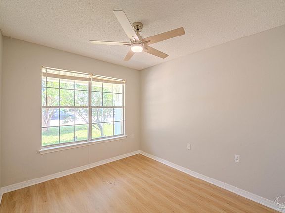 5th image of 1145 Sweetbriar St